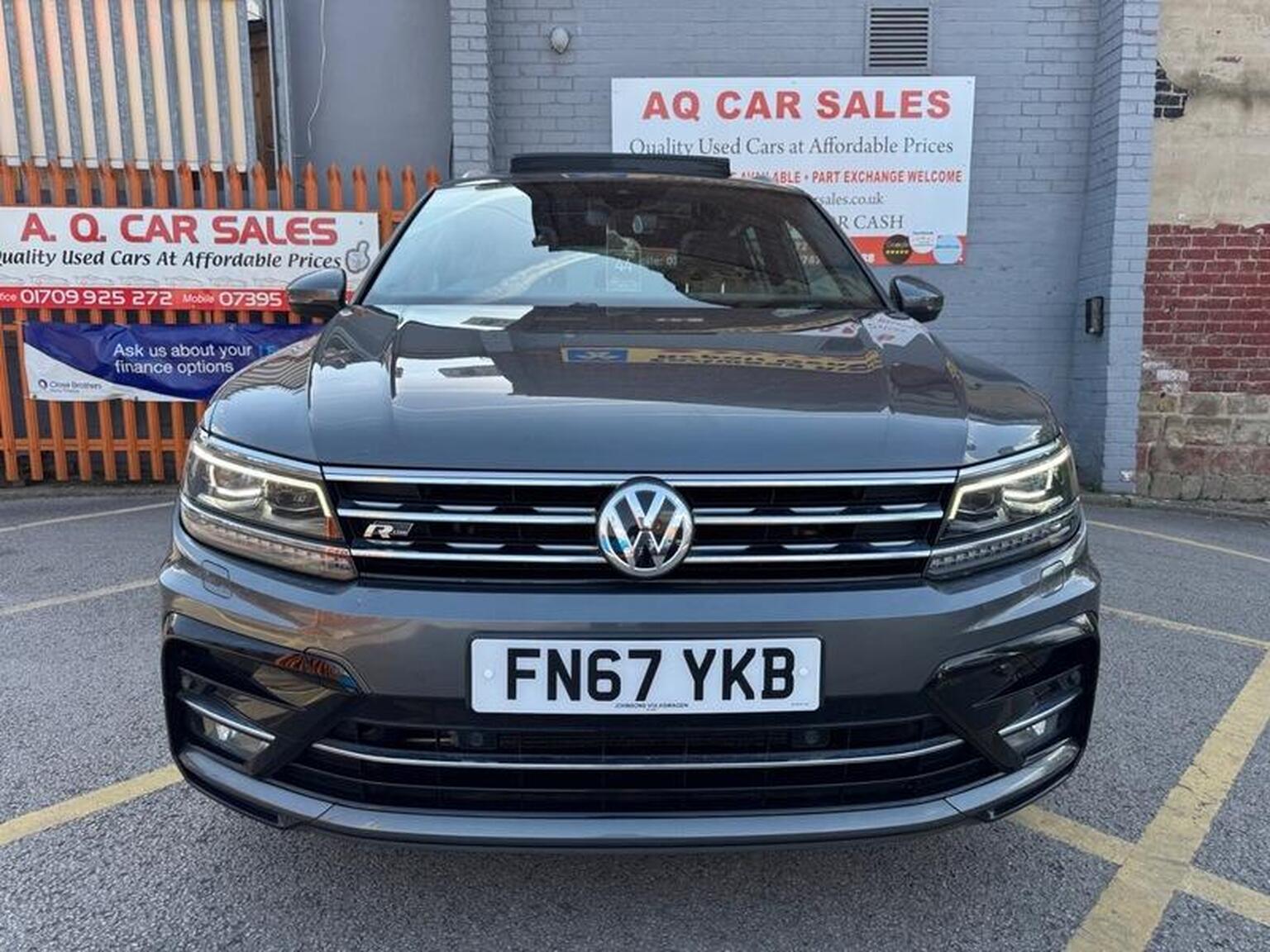 2017 Volkswagen TIGUAN 2.0 TDI R-Line Euro 6 (s/s) 5dr, exterior view 2