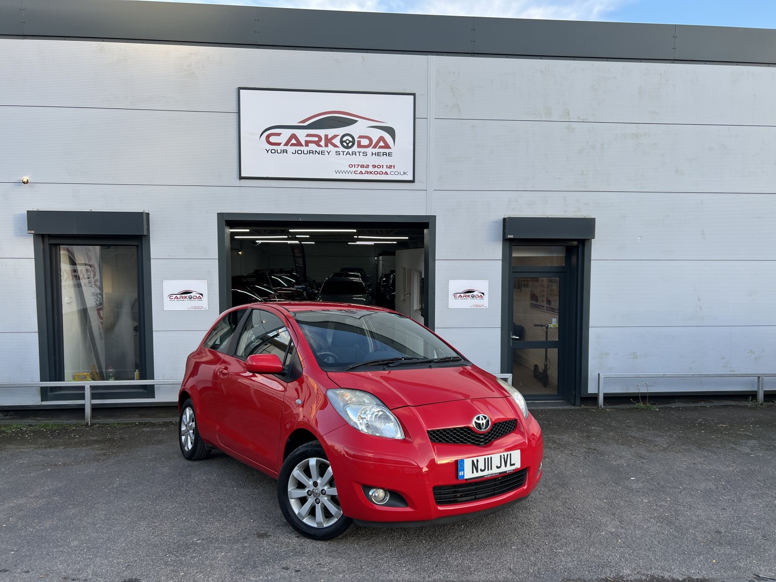 2011 Toyota YARIS 1.3 Dual VVT-i T Spirit for sale, exterior front view