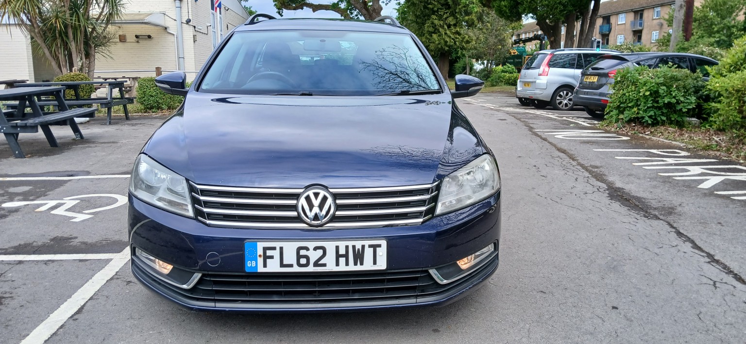 2013 Volkswagen PASSAT 1.6 TDI BlueMotion Tech S, exterior view 3