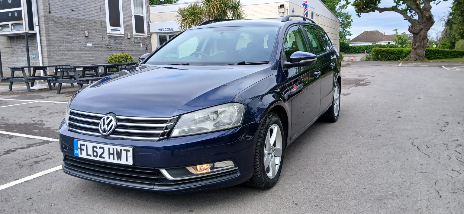 2013 Volkswagen PASSAT 1.6 TDI BlueMotion Tech S, exterior view 4