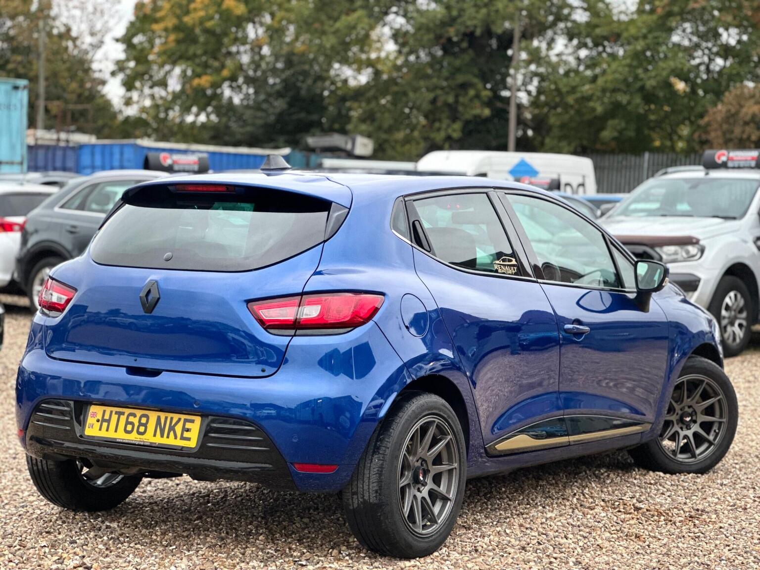 2019 Renault CLIO 0.9 TCe Iconic Euro 6 (s/s) 5dr, exterior view 3