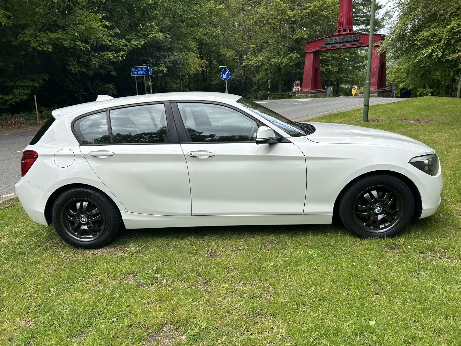 2013 BMW 1 SERIES 1.6 116d EfficientDynamics 5-door for sale, exterior front view