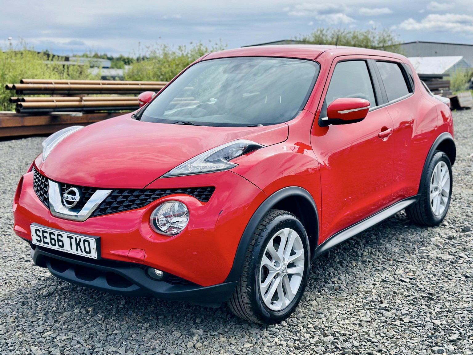 2017 Nissan JUKE 1.2 DIG-T Acenta, exterior view 4