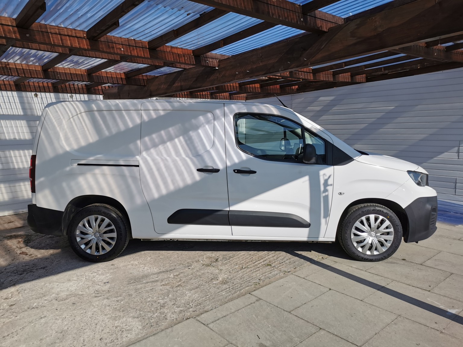 2020 Peugeot PARTNER 1.5 BlueHDi 950 Professional lONG CREW VAN DOUBLE CAB LWB, exterior view 3