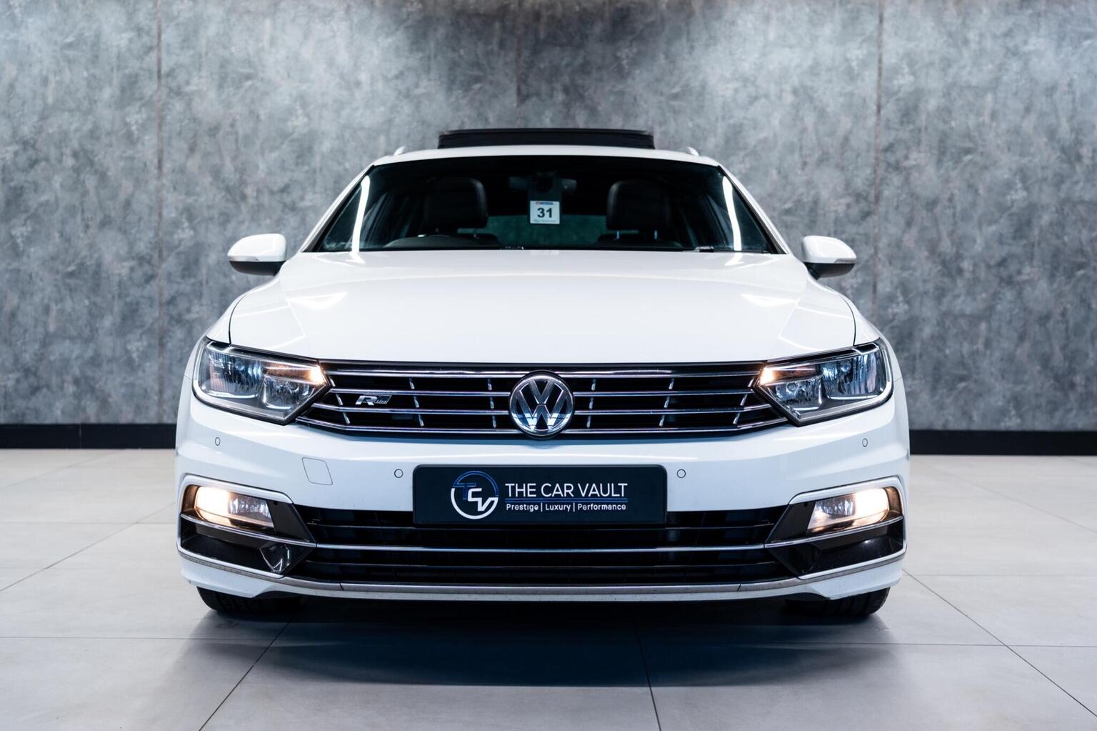 2018 Volkswagen PASSAT 2.0 TDI R-Line Euro 6 (s/s) 5dr, exterior view 4