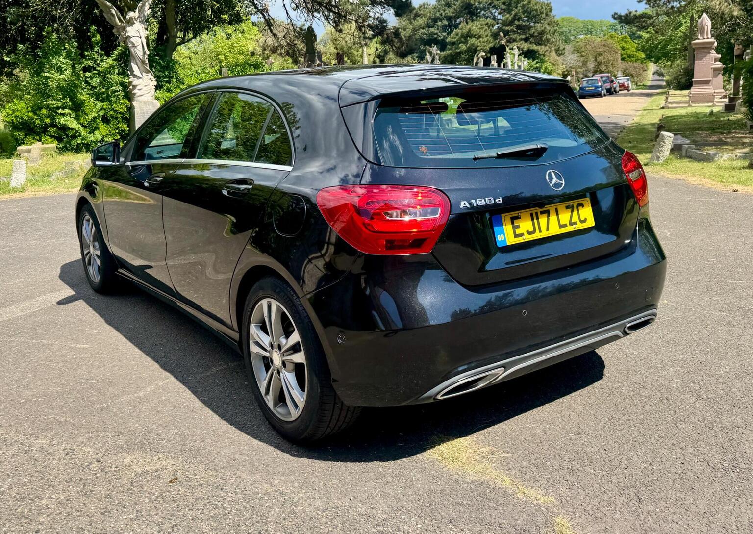 2017 Mercedes-Benz A CLASS 1.5 A180d Sport (Executive) 7G-DCT Euro 6 (s/s) 5dr, exterior view 4