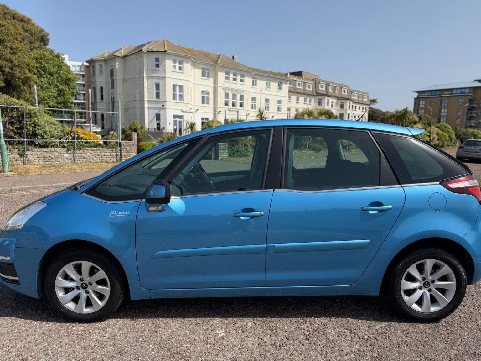 2012 Citroen C4 PICASSO 1.6 HDi VTR+, exterior view 4
