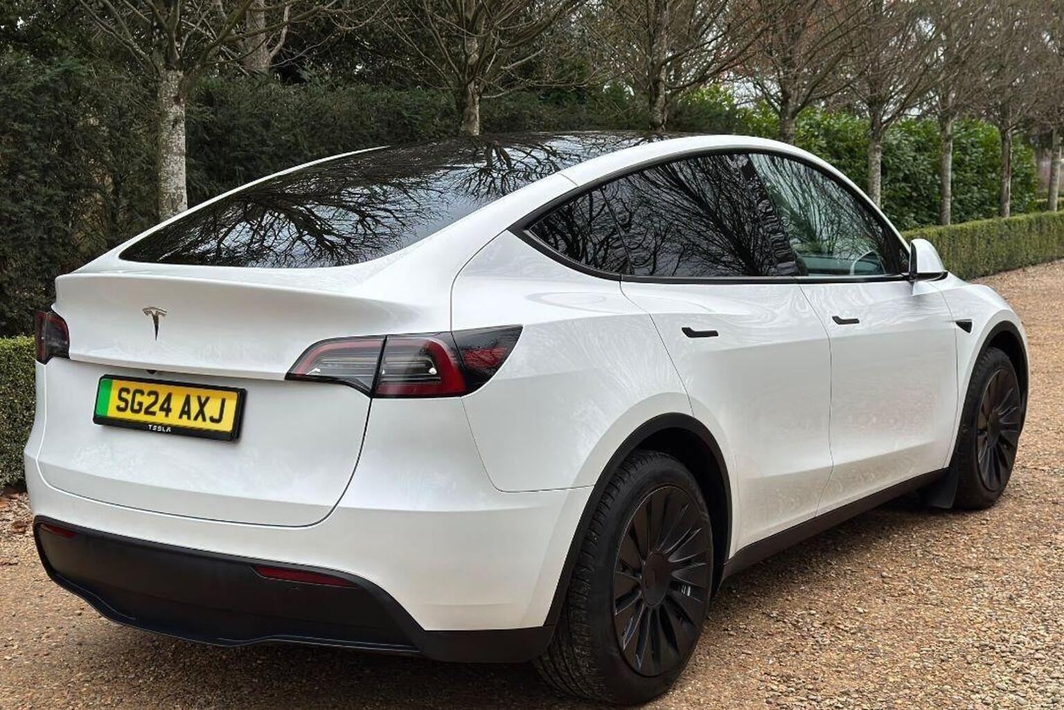 2024 Tesla MODEL Y Auto RWD 5dr, exterior view 3