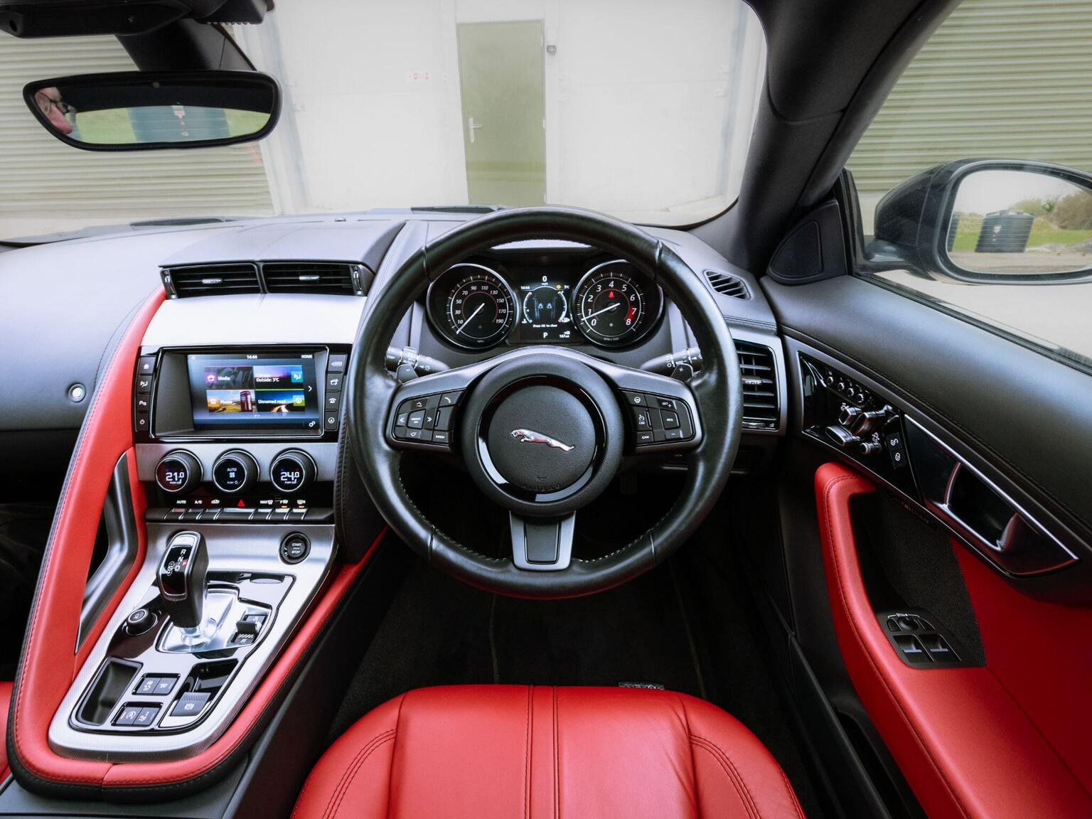 2015 Jaguar F-TYPE 3.0 V6 Auto Euro 6 (s/s) 2dr, exterior view 2