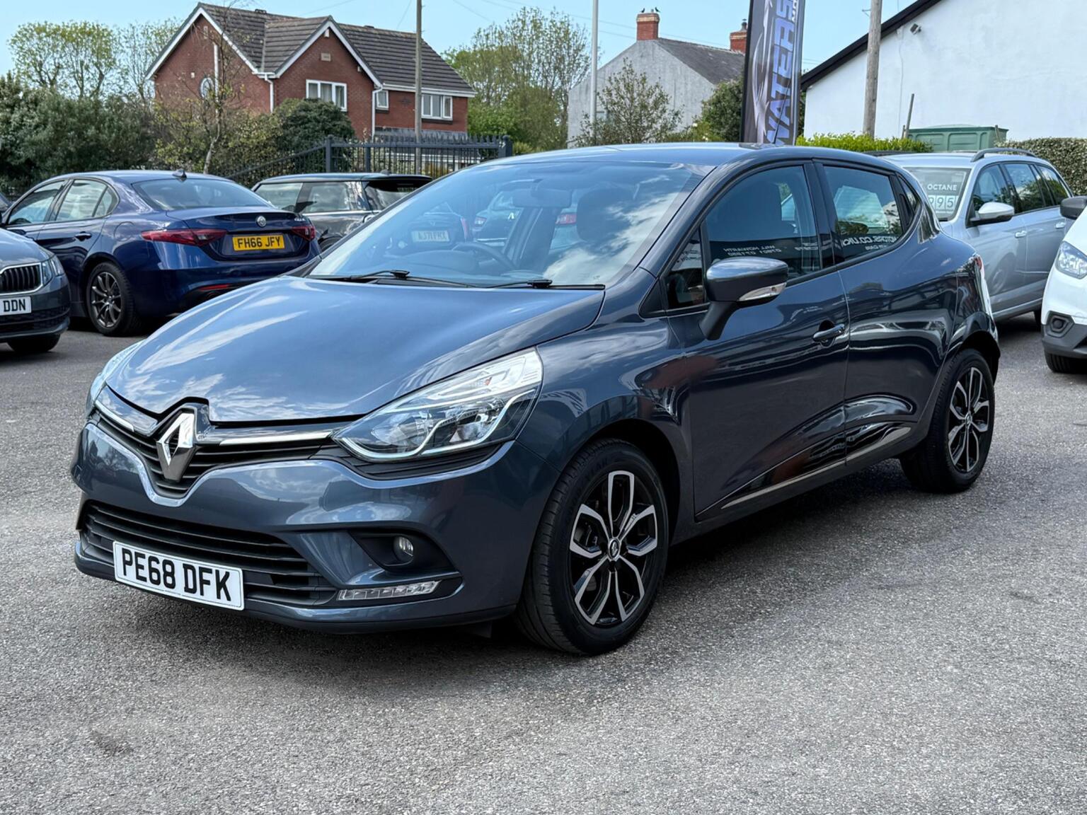 2019 Renault CLIO 1.5 dCi Play Euro 6 (s/s) 5dr, exterior view 3