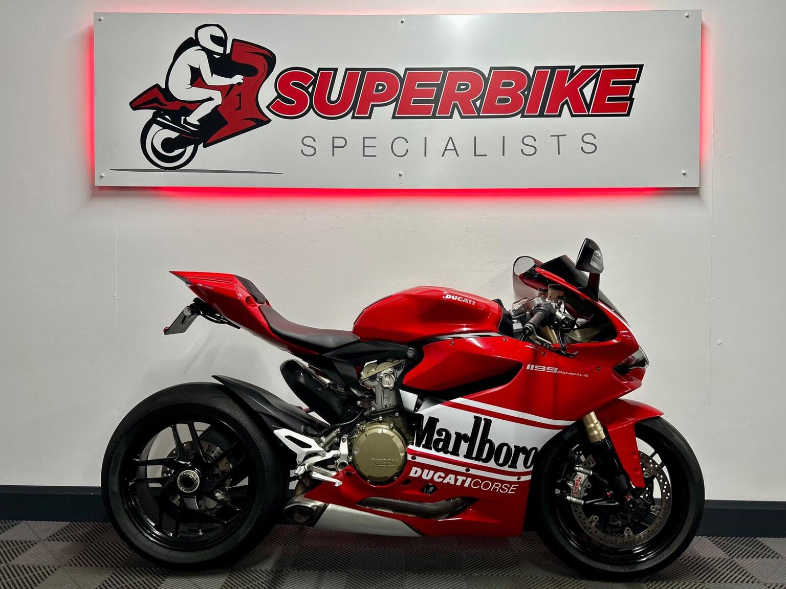 2012 Ducati 1199 Panigale 1199, exterior view 3