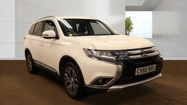 2016 Mitsubishi OUTLANDER 2.2 DI-D GX3, exterior view 3