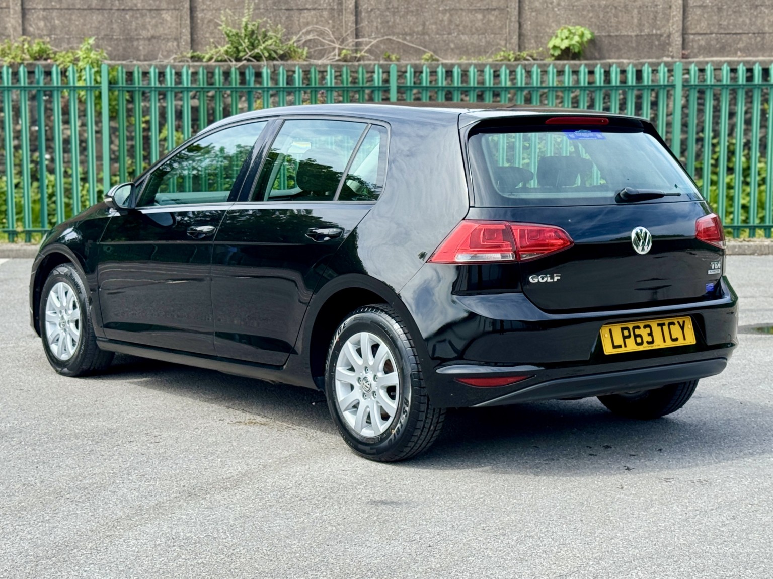 2014 Volkswagen GOLF 1.6 TDI BlueMotion Tech S, exterior view 2