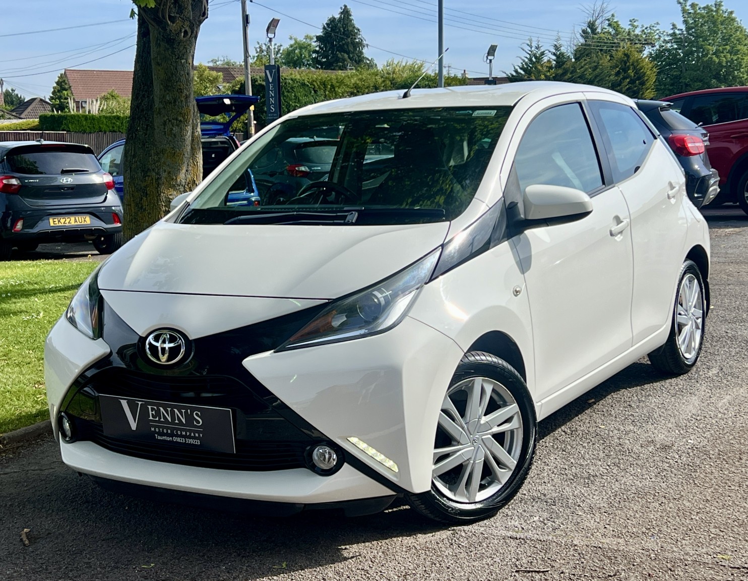 2015 Toyota AYGO 1.0 VVT-i X-Pression AUTOMATIC, exterior view 3