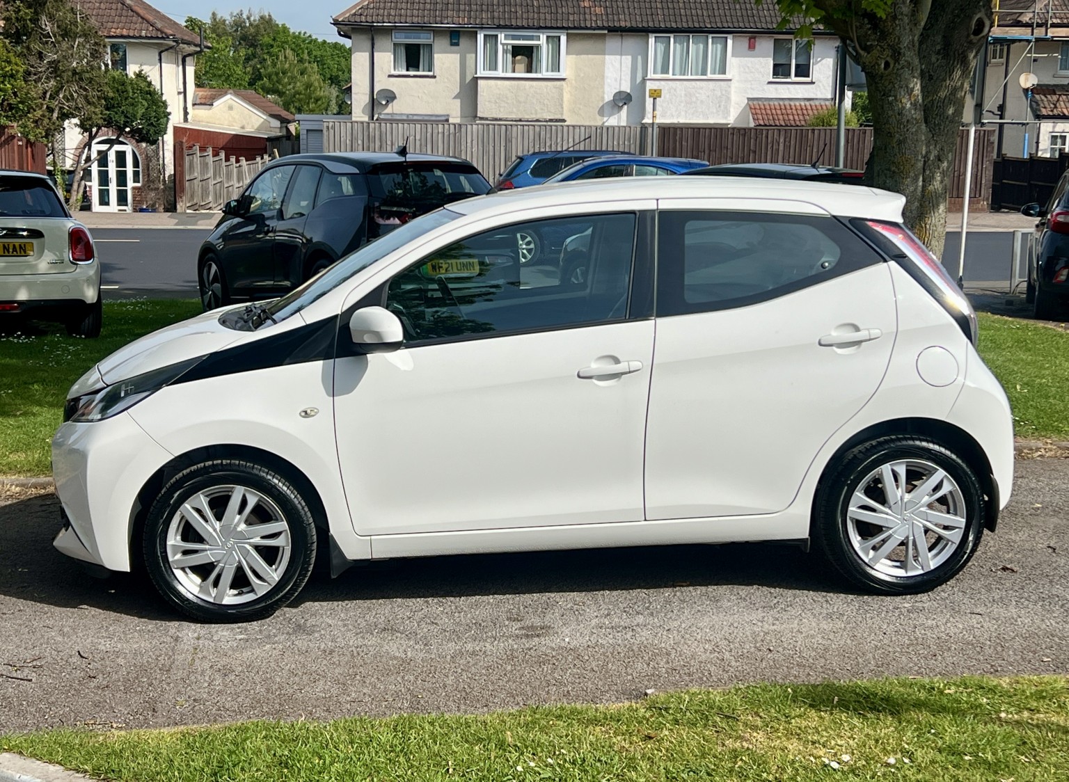 2015 Toyota AYGO 1.0 VVT-i X-Pression AUTOMATIC, exterior view 4