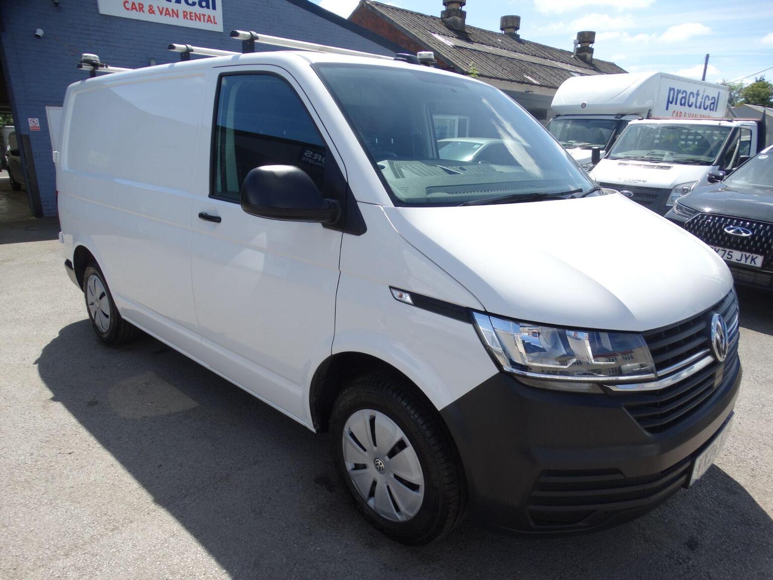 2024 Volkswagen TRANSPORTER 2.0 TDI T30 Startline FWD SWB Euro 6 (s/s) 5dr, exterior view 2