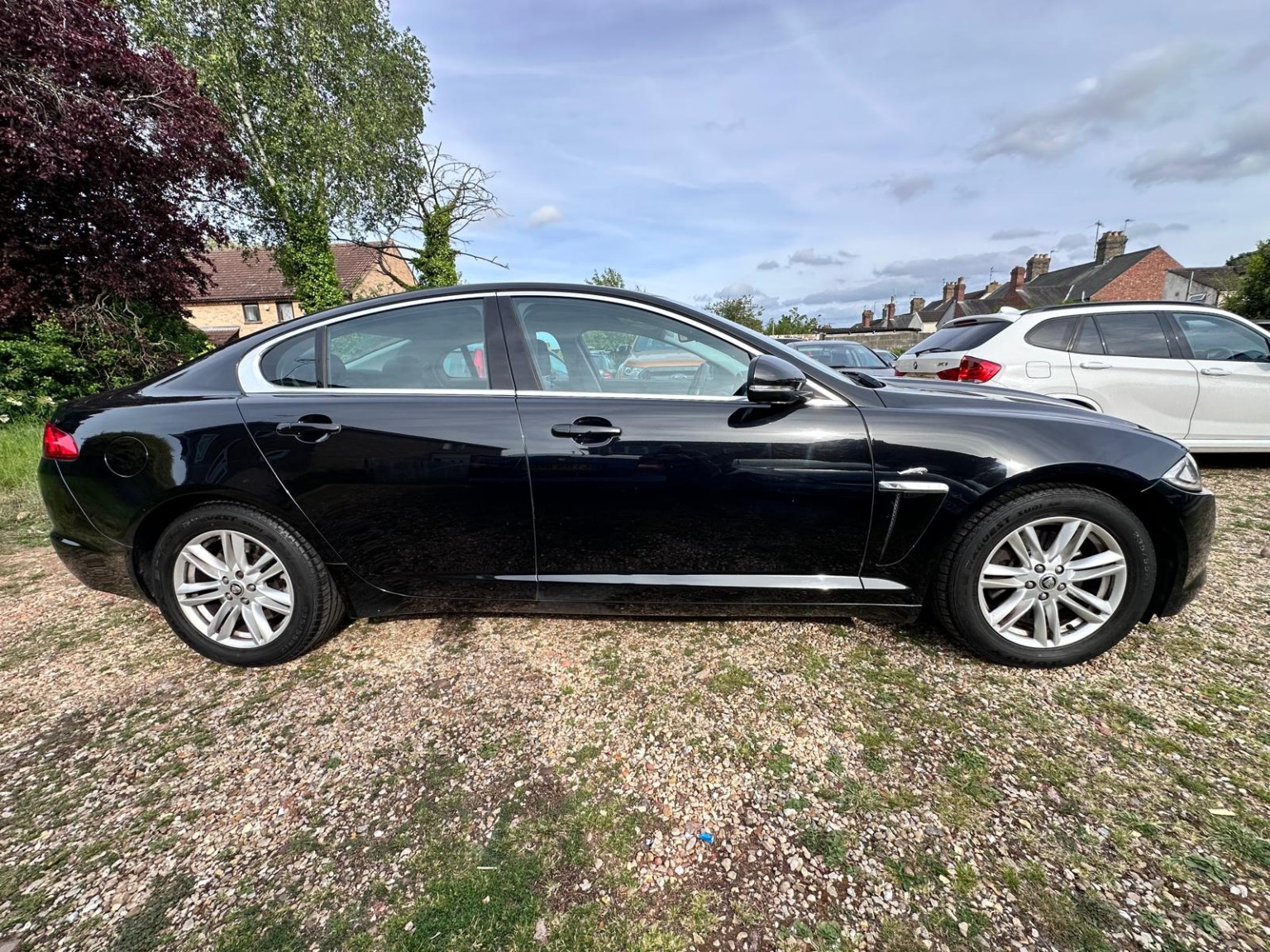 2013 Jaguar XF 2.2 d Luxury for sale, exterior front view