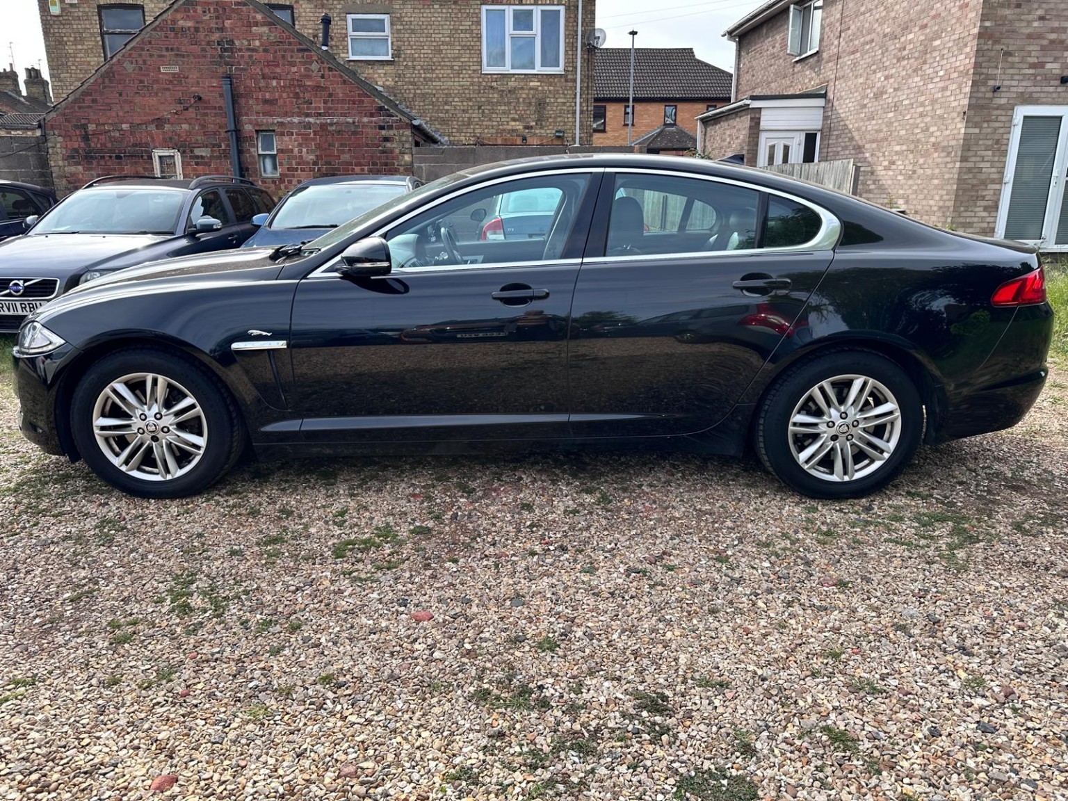 2013 Jaguar XF 2.2 d Luxury, exterior view 2