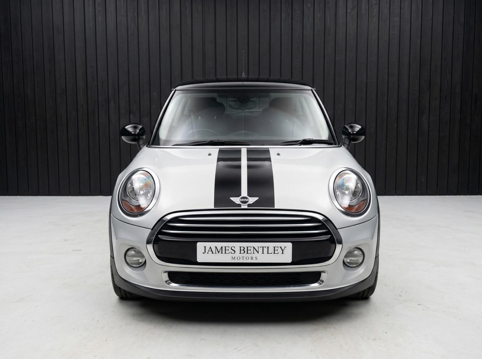 2015 MINI HATCH 1.5 Cooper Auto Euro 6 (s/s) 3dr, exterior view 2