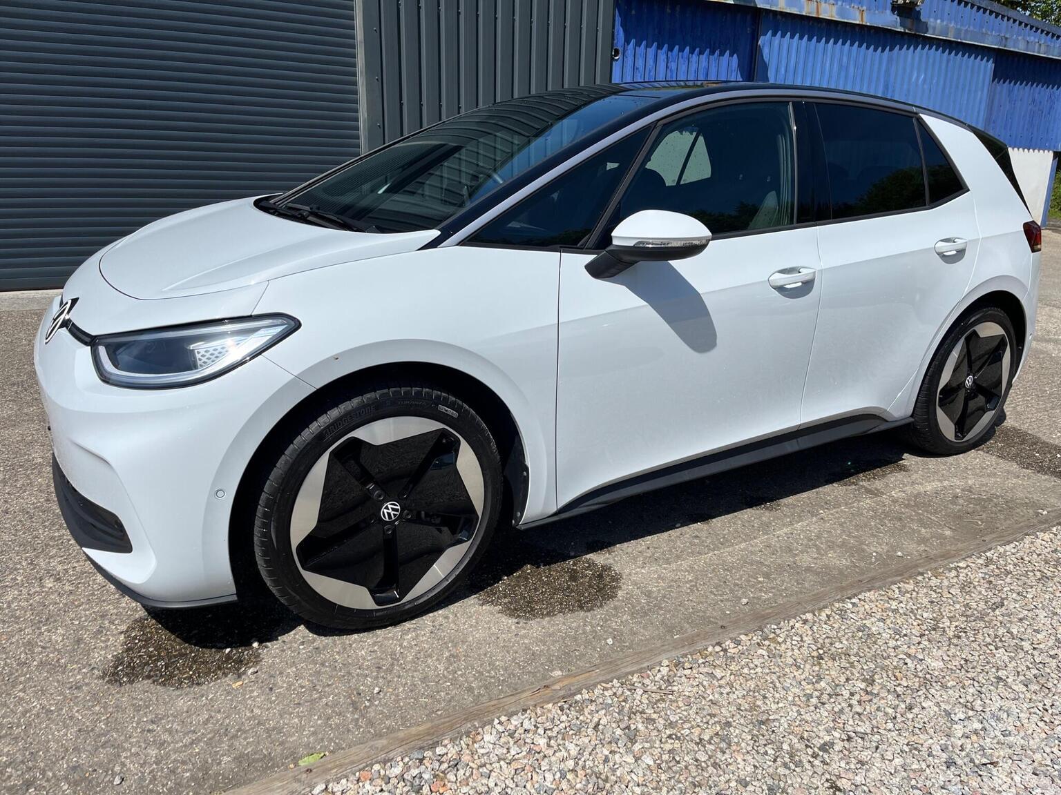 2025 Volkswagen ID.3 Pro S 77kWh Auto 5dr (5 Seat), exterior view 2