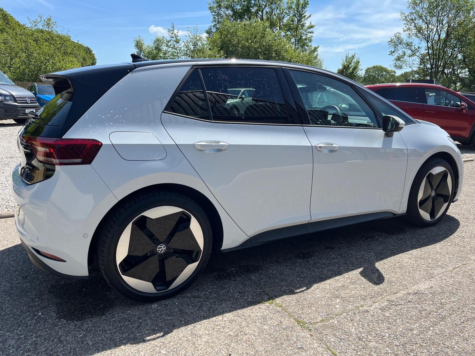 2025 Volkswagen ID.3 Pro S 77kWh Auto 5dr (5 Seat), exterior view 4