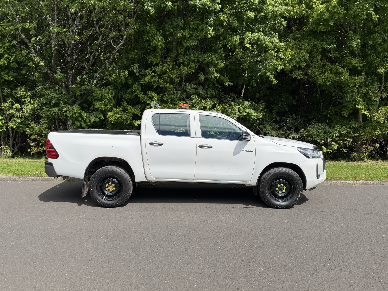 2021 Toyota HILUX 2.4 D-4D Active, exterior view 2