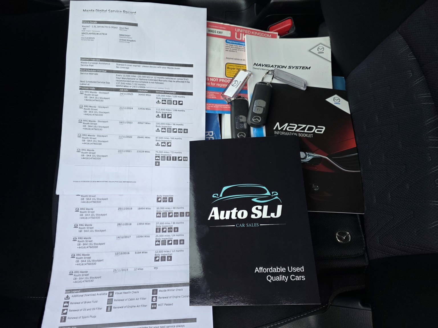 2015 Mazda MAZDA2 1.5 SKYACTIV-G Sport Black, exterior view 3