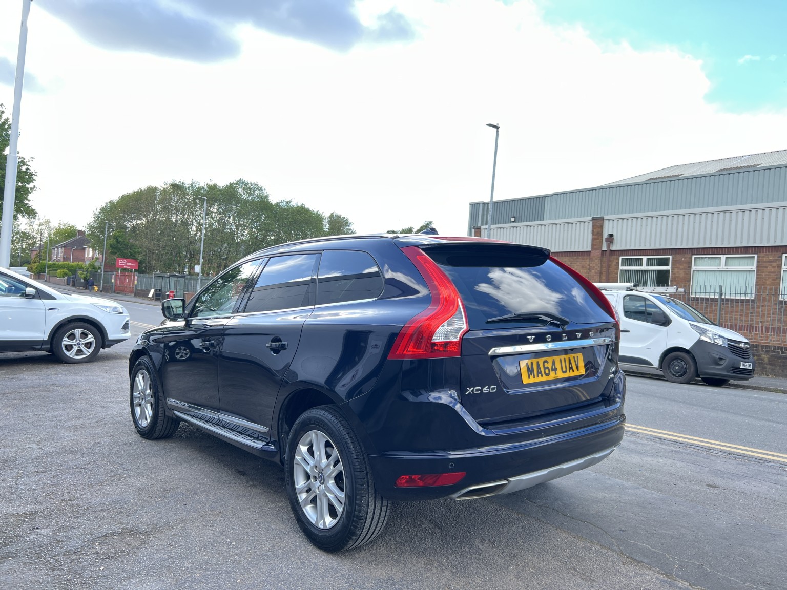 2015 Volvo XC60 2.4 SE Lux D4 AWD, exterior view 3
