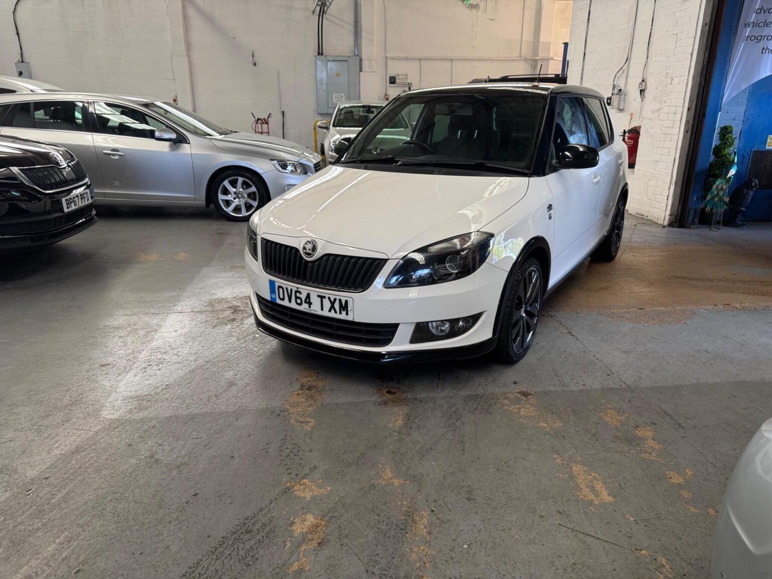 2014 Skoda FABIA 1.2 TSI Black Edition Euro 5 5dr, exterior view 2