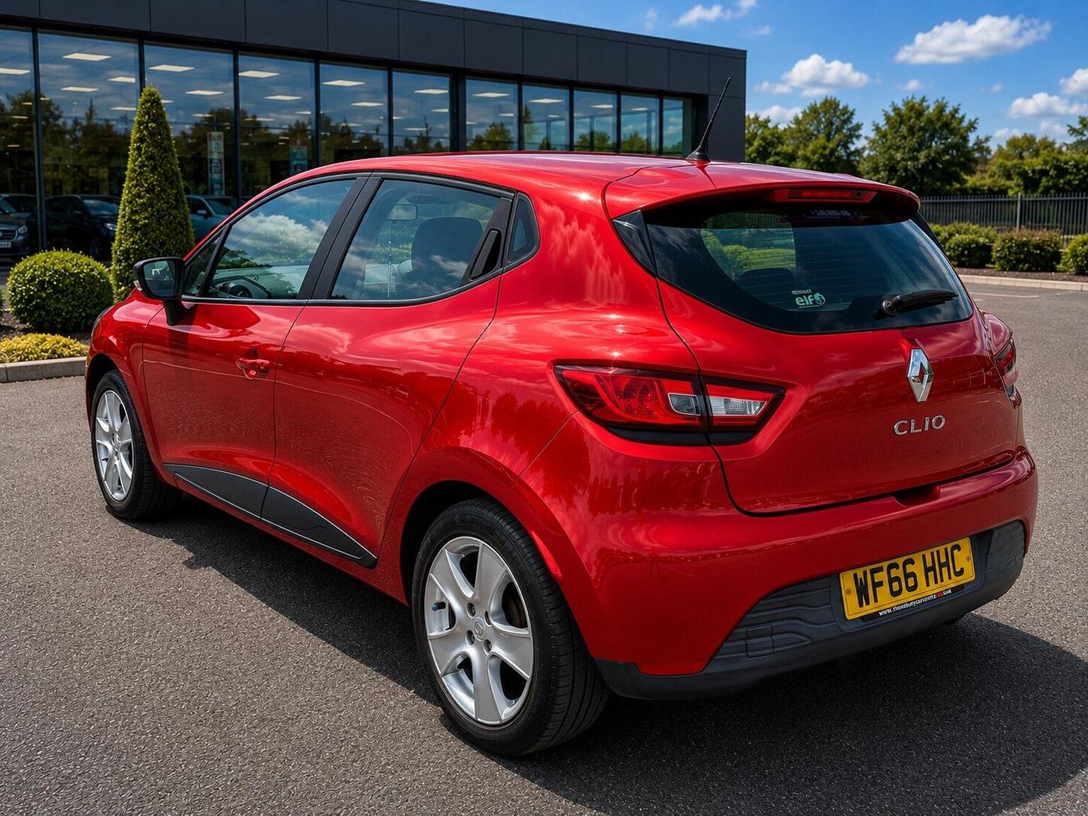 2016 Renault CLIO 1.2 16V Play Euro 6 5dr, exterior view 4