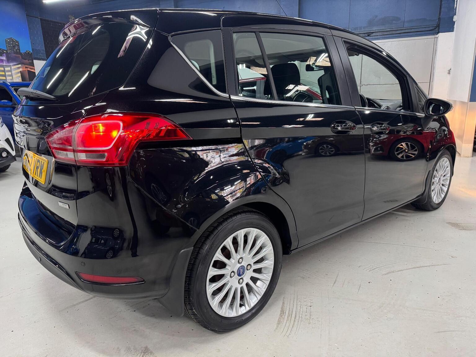2012 Ford B-MAX 1.0T EcoBoost Titanium Euro 5 (s/s) 5dr, exterior view 4