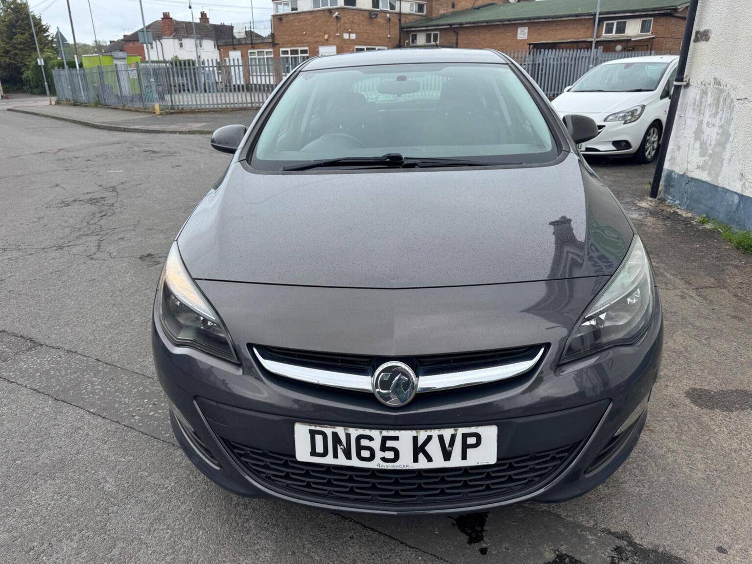 2015 Vauxhall ASTRA 1.4i Design Euro 6 5dr, exterior view 3