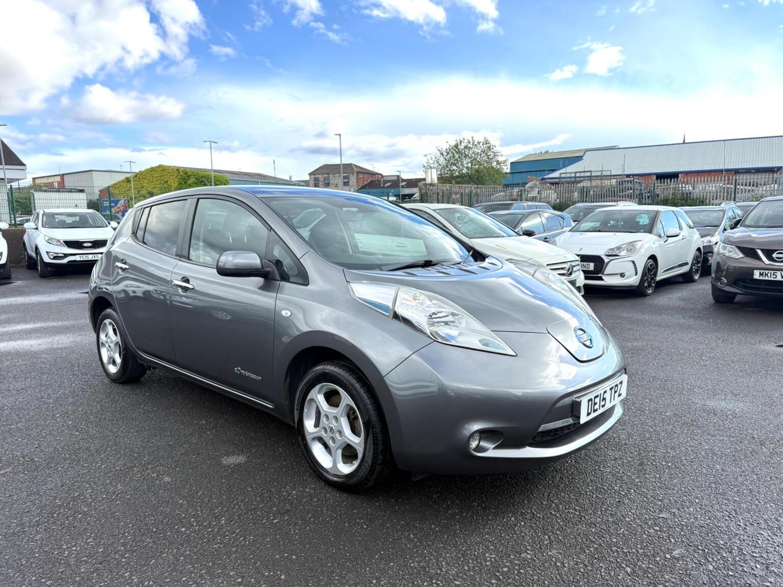 2015 Nissan LEAF 24kWh Acenta Auto 5dr, exterior view 2
