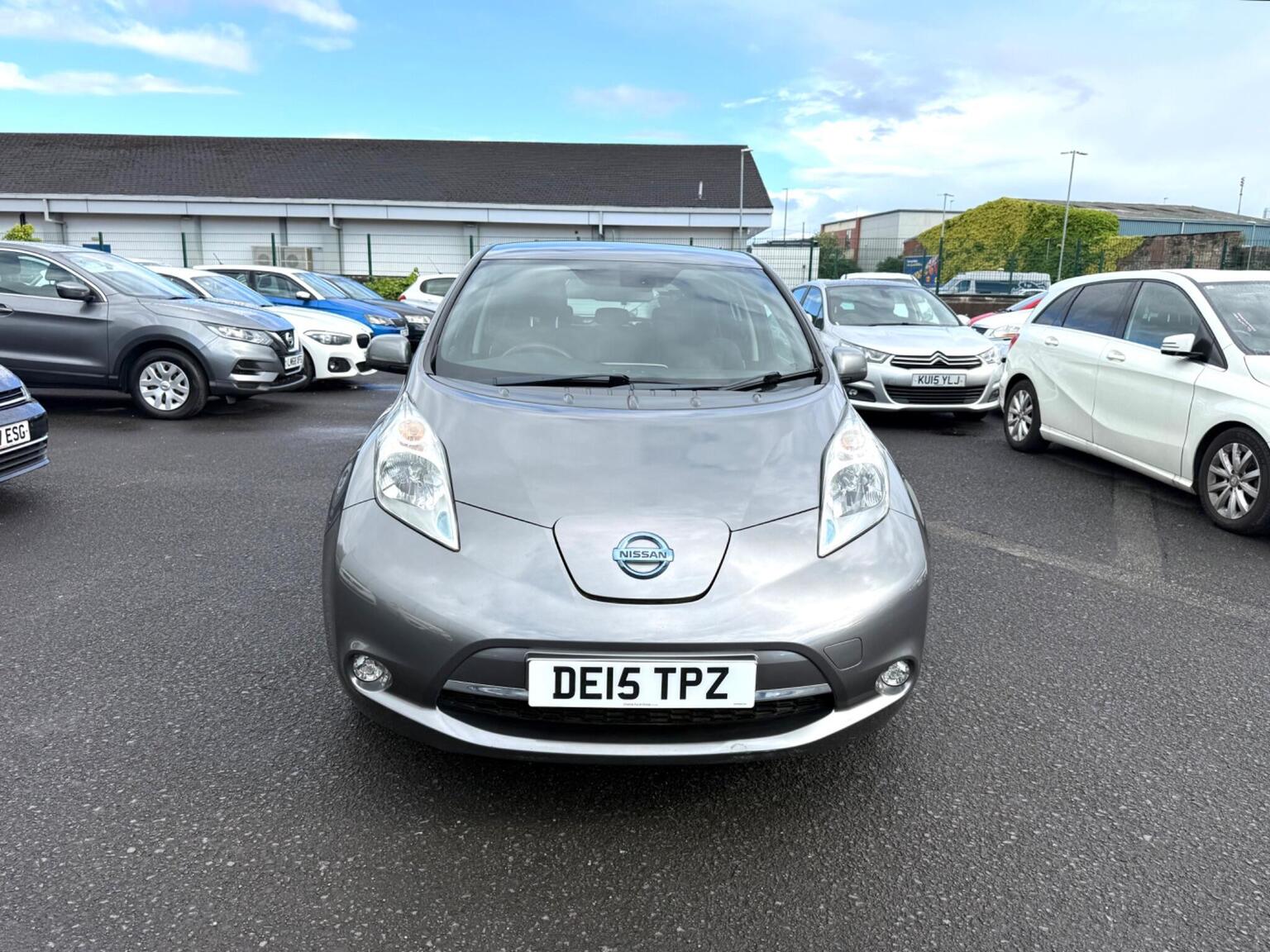 2015 Nissan LEAF 24kWh Acenta Auto 5dr, exterior view 4