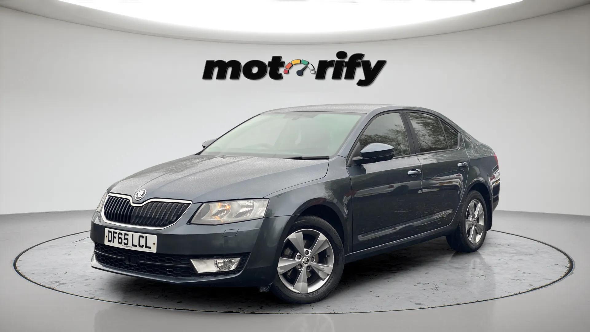 2015 Skoda OCTAVIA 1.6 TDI SE L Euro 6 (s/s) 5dr, exterior view 2