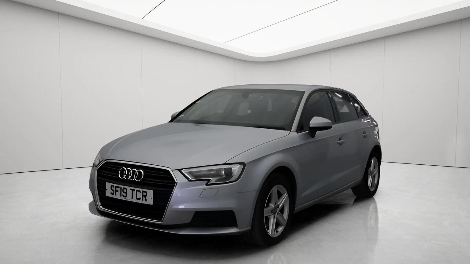 2019 Audi A3 1.6 TDI 30 SE Technik Sportback Euro 6 (s/s) 5dr, exterior view 3