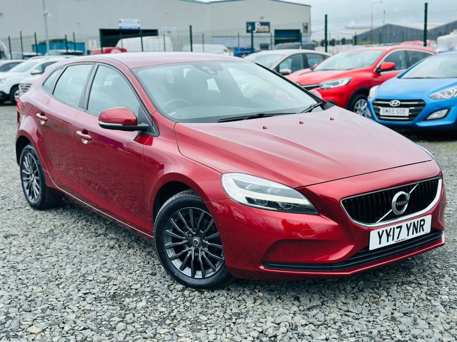 2017 VOLVO V40 2.0 Momentum D2