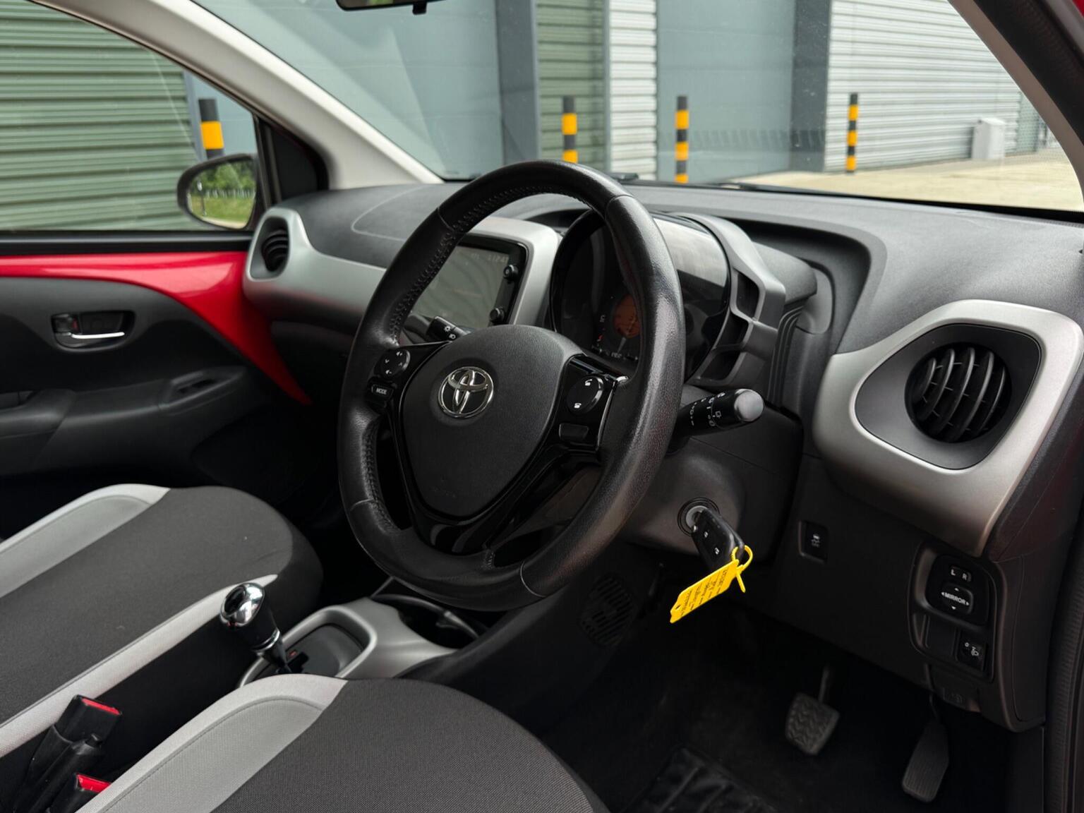 2016 Toyota AYGO 1.0 VVT-i x-play x-shift Euro 5 5dr Euro 5, exterior view 2