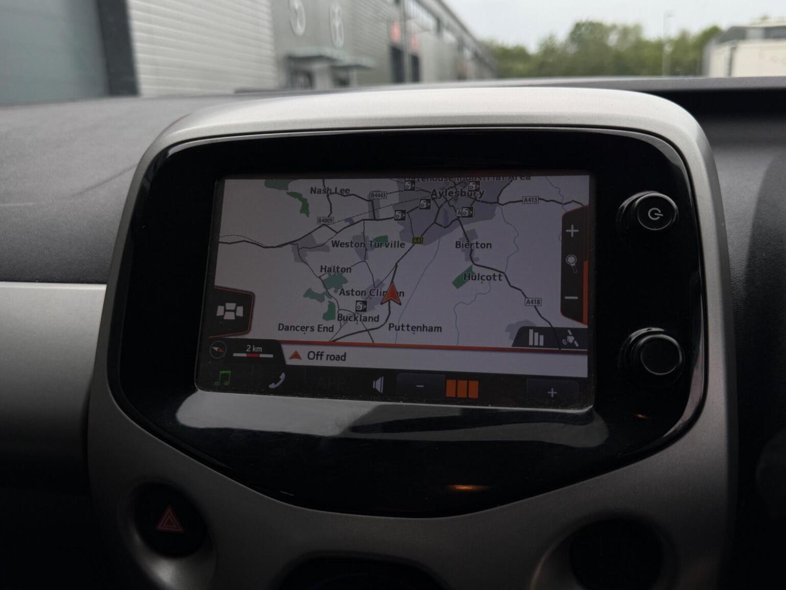 2016 Toyota AYGO 1.0 VVT-i x-play x-shift Euro 5 5dr Euro 5, exterior view 3