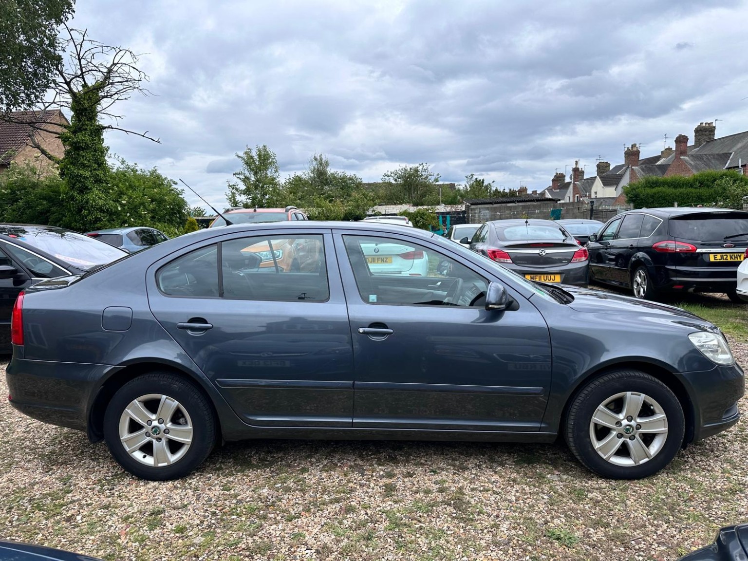 2009 Skoda OCTAVIA 1.9 TDI SE for sale, exterior front view