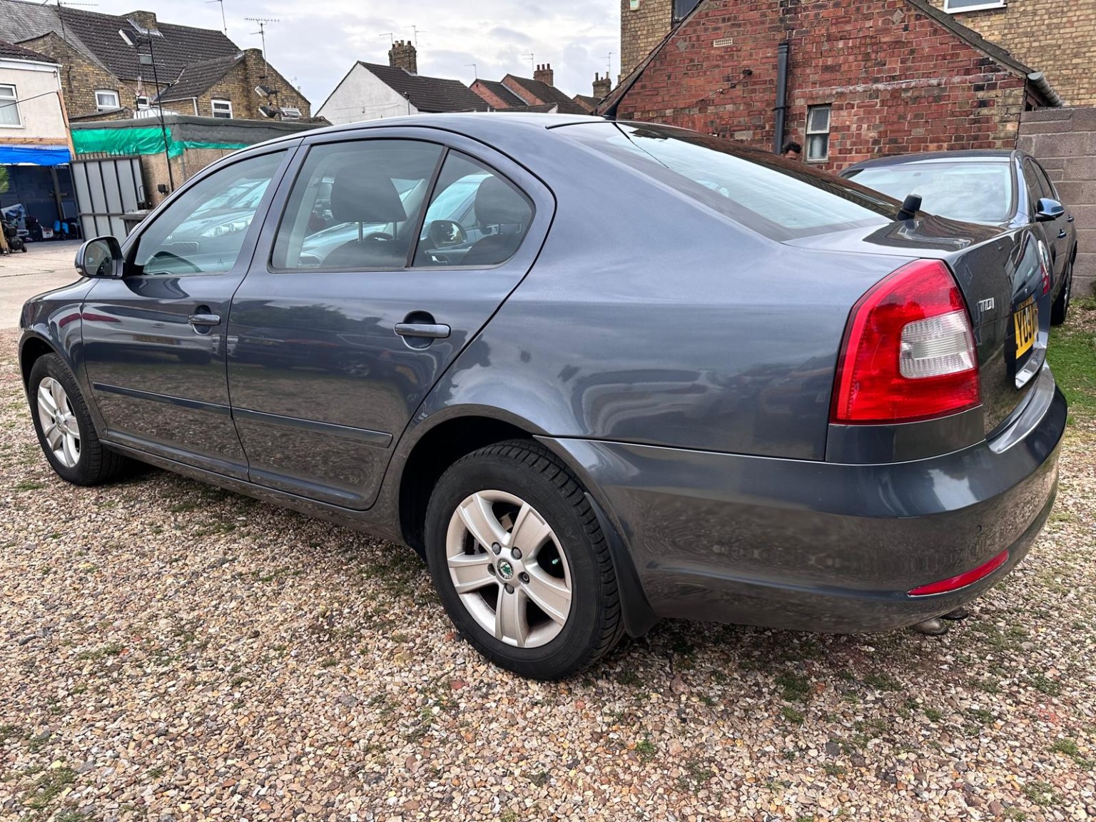 2009 Skoda OCTAVIA 1.9 TDI SE, exterior view 4