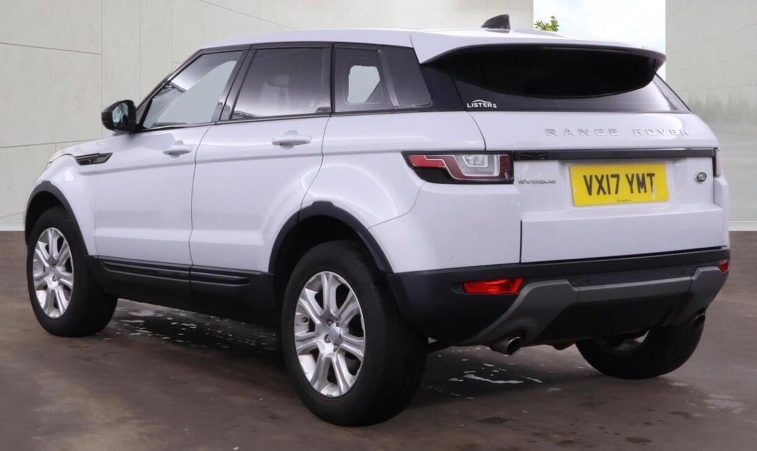 2017 Land Rover RANGE ROVER EVOQUE 2.0 TD4 SE Tech Auto 4WD Euro 6 (s/s) 5dr, exterior view 3
