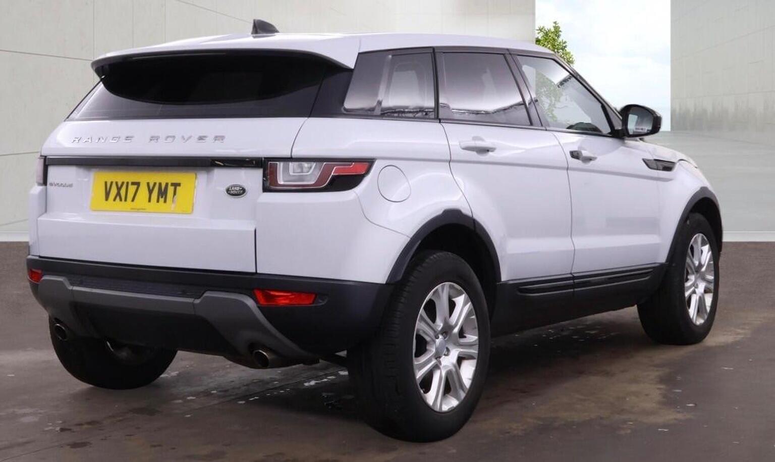 2017 Land Rover RANGE ROVER EVOQUE 2.0 TD4 SE Tech Auto 4WD Euro 6 (s/s) 5dr, exterior view 4