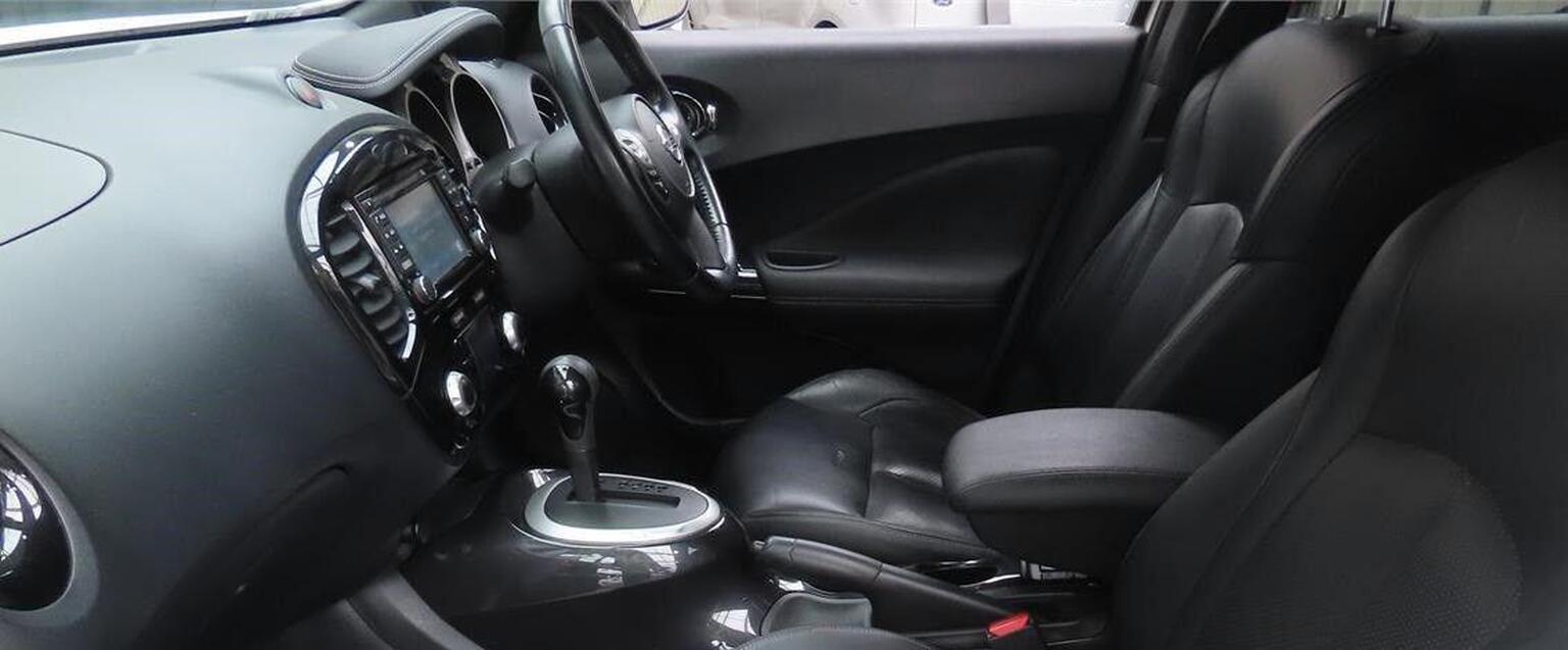 2014 Nissan JUKE 1.6 Tekna XTRON Euro 5 5dr, exterior view 2