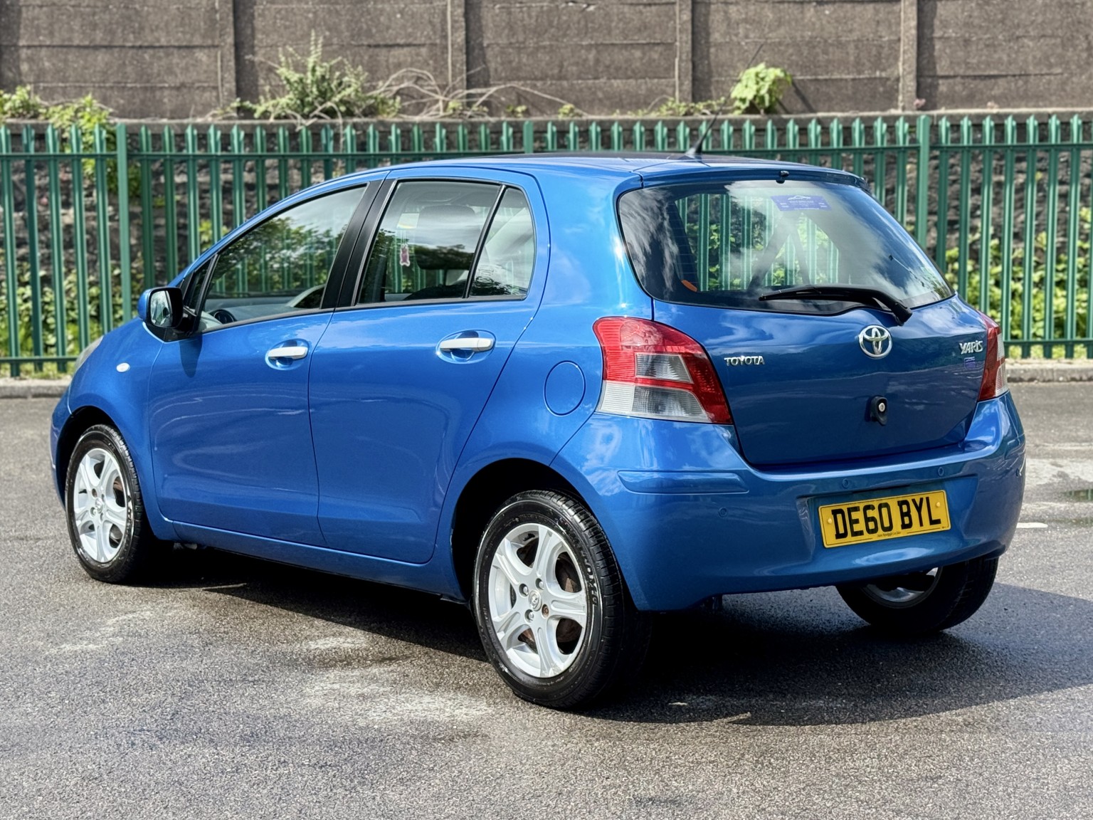 2010 Toyota YARIS 1.33 Dual VVT-i TR, exterior view 2