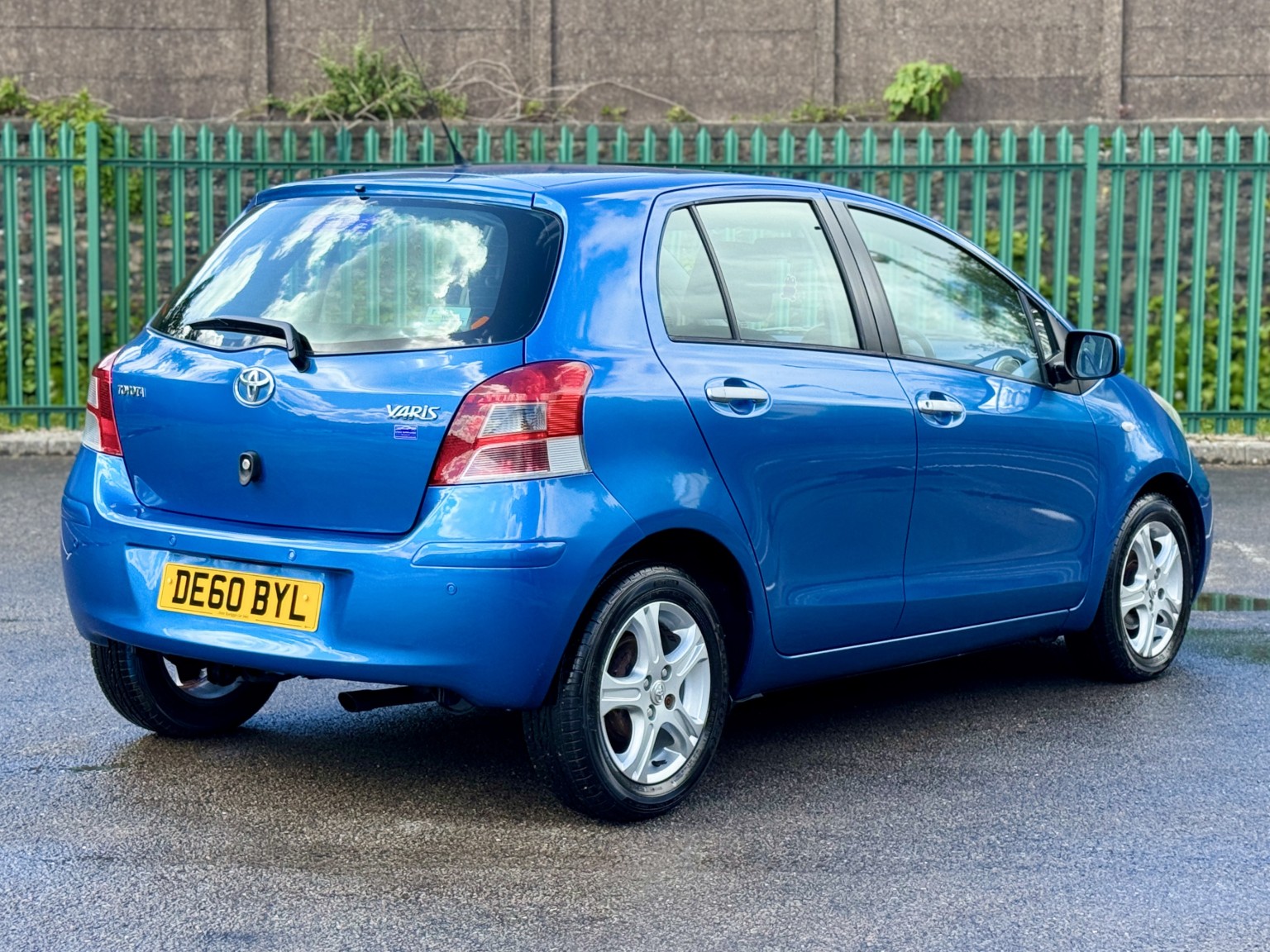 2010 Toyota YARIS 1.33 Dual VVT-i TR, exterior view 4