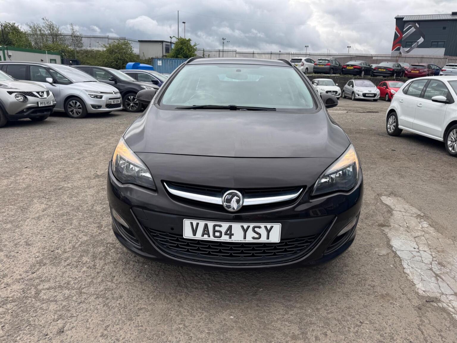 2015 Vauxhall ASTRA 1.6 CDTi ecoFLEX Tech Line Sports Tourer Euro 6 (s/s) 5dr, exterior view 2