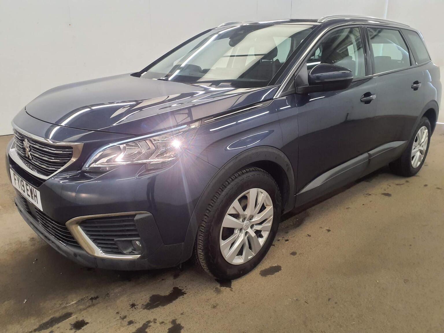 2019 Peugeot 5008 1.2 PureTech Active Euro 6 (s/s) 5dr, exterior view 3