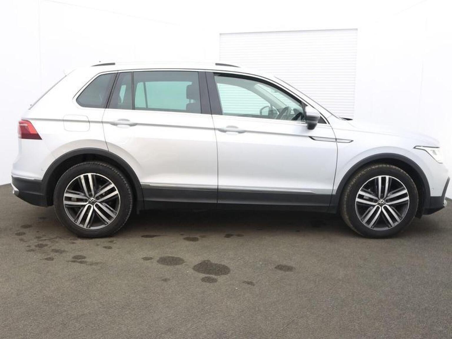 2020 Volkswagen TIGUAN 1.5 TSI Elegance DSG Euro 6 (s/s) 5dr, exterior view 3