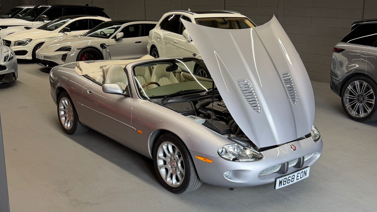 2000 Jaguar XKR 4.0 Supercharged, exterior view 2